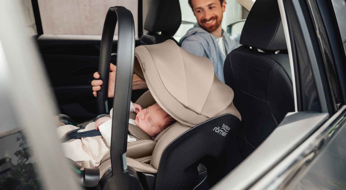 Autosedačka Britax Römer Baby Safe Pro v proti směru