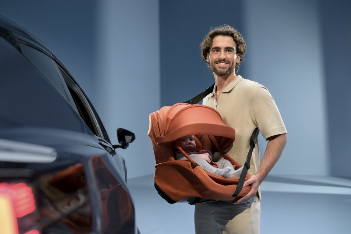 Maxi-Cosi Coral Slide Pro díky nosiči jednoduše přenesete